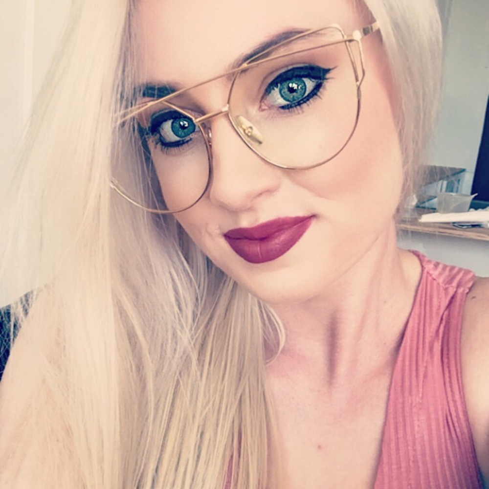 Last one❗️"Lucy" Gold Frame Clear Lens Glasses - Picture 3 of 4