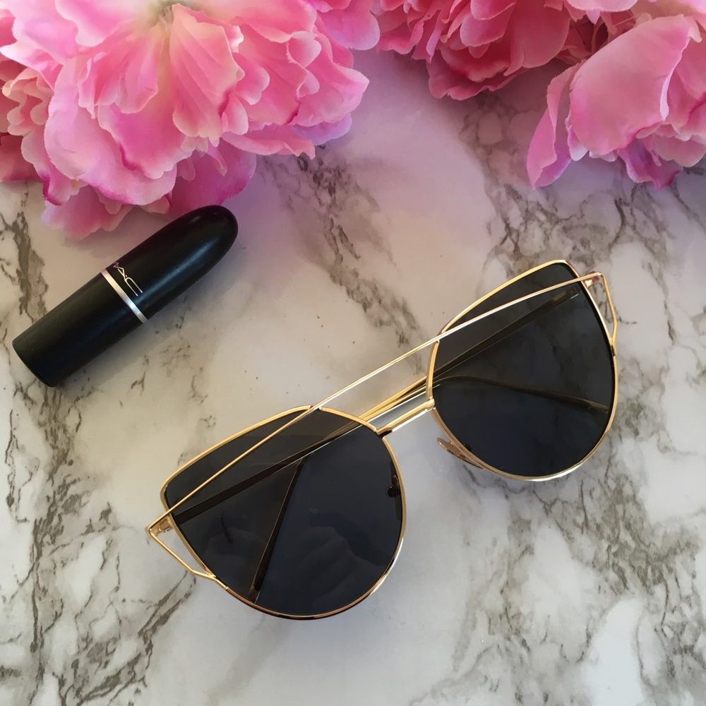 Back in❗️ "Nina" Black Gold Frame Sunglasses☀️ - Picture 3 of 6