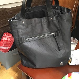 Lulu lemon tote