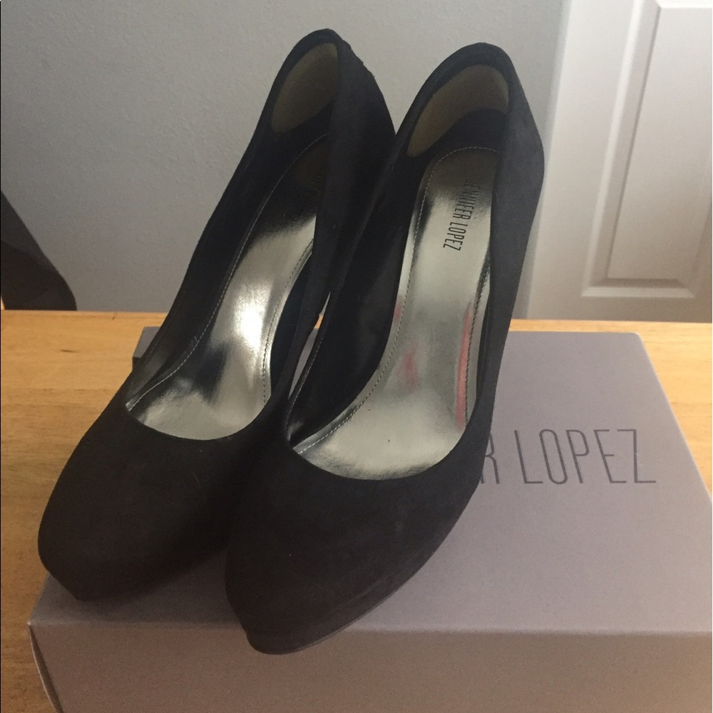 Jennifer Lopez black suede heels