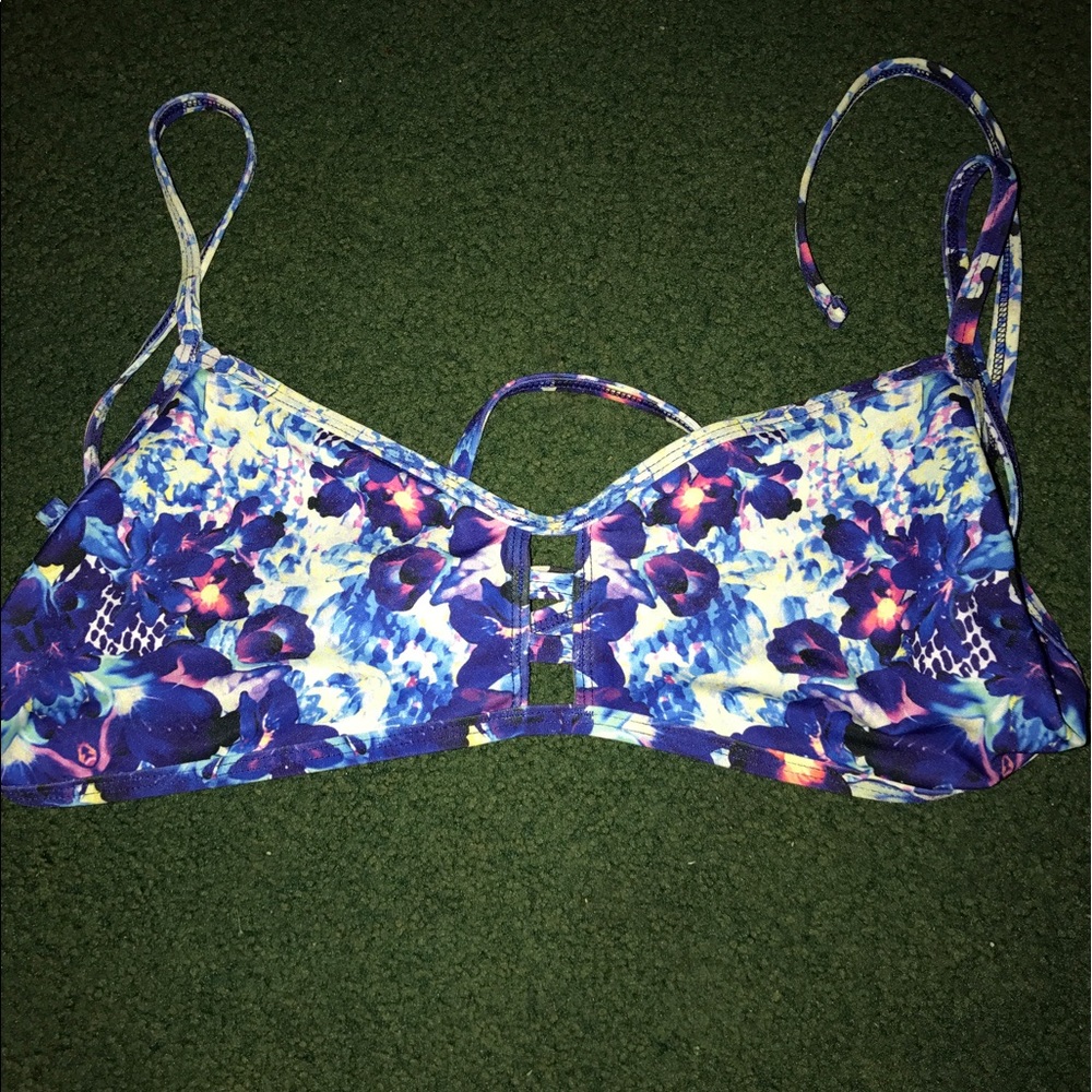 Jolyn top