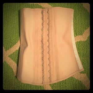 Waist shaper