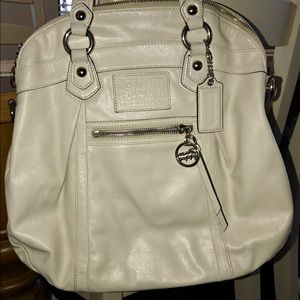 Coach Poppy bag.  Summer style