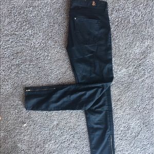 Black Jeans with Zipper Detail