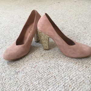 Sparkle pumps