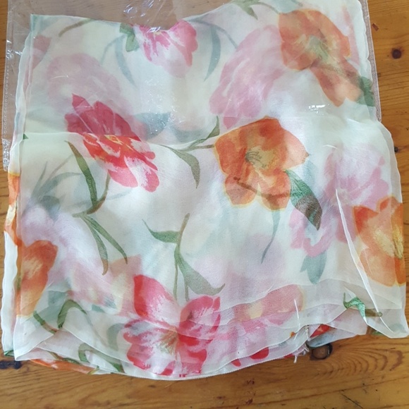 Scarf - Picture 3 of 8