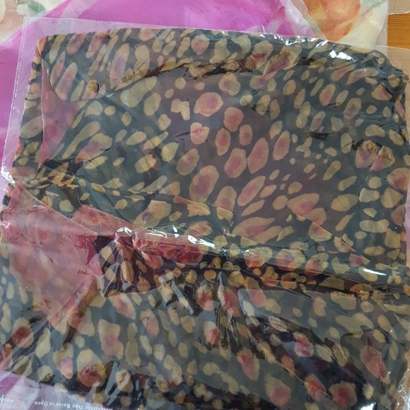 Scarf - Picture 8 of 8