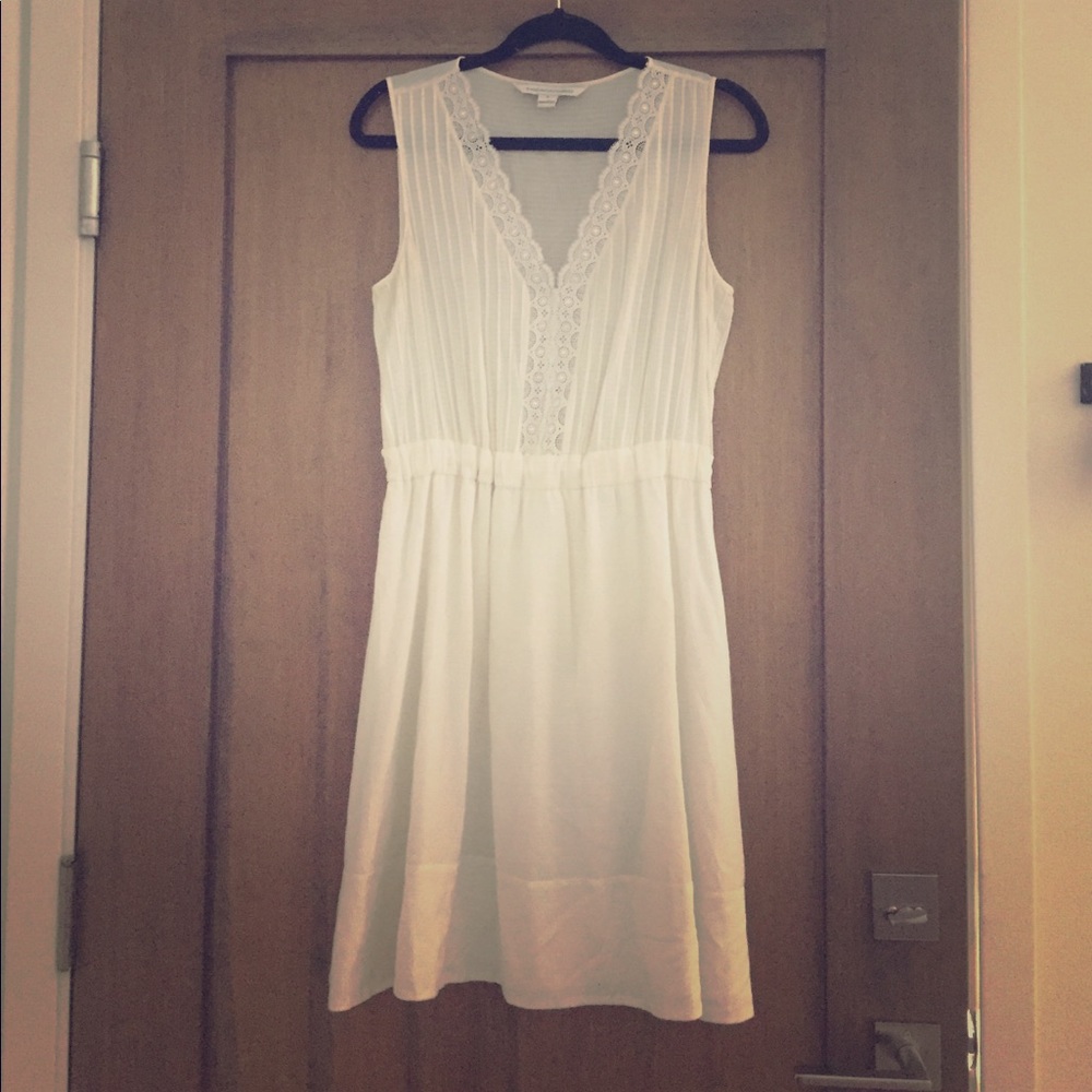 Diane Von Furstenberg size 8 white