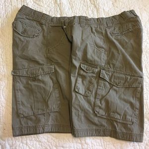Lot of 2 boys cargo shorts.