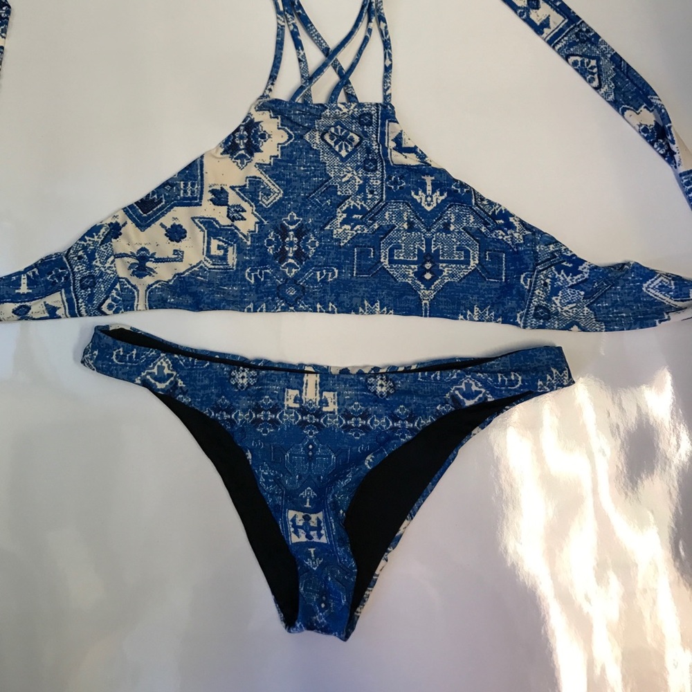 Highneck bikini