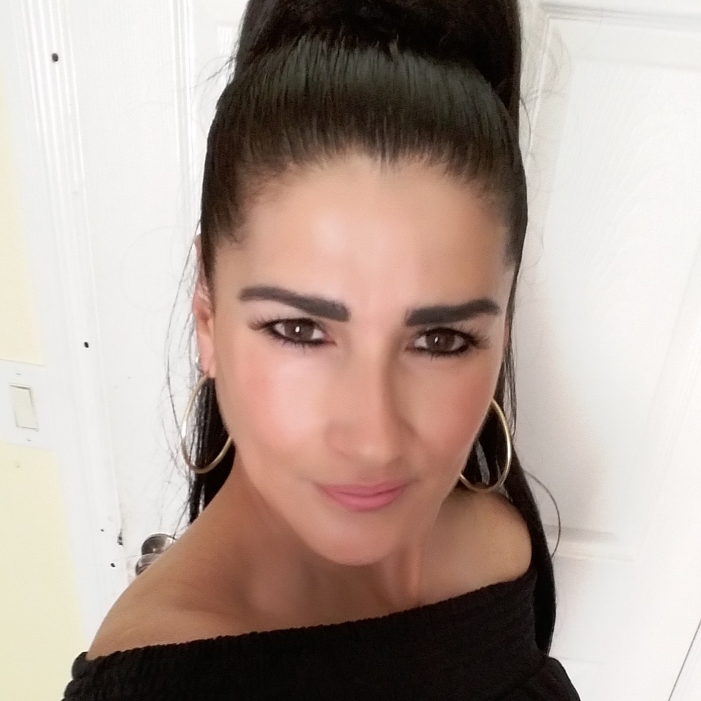 Meet your Posher, Alejandra