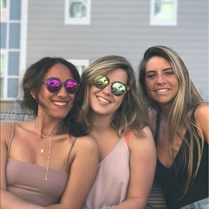 Meet your Posher, Selina