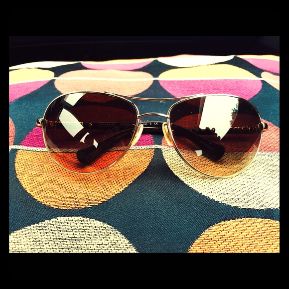 Authentic coach - Picture 1 of 2