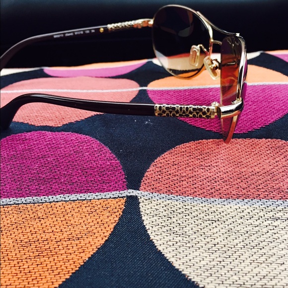 Authentic coach - Picture 2 of 2