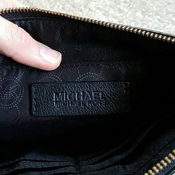 Michael Kors Large Wristlet - Picture 3 of 3