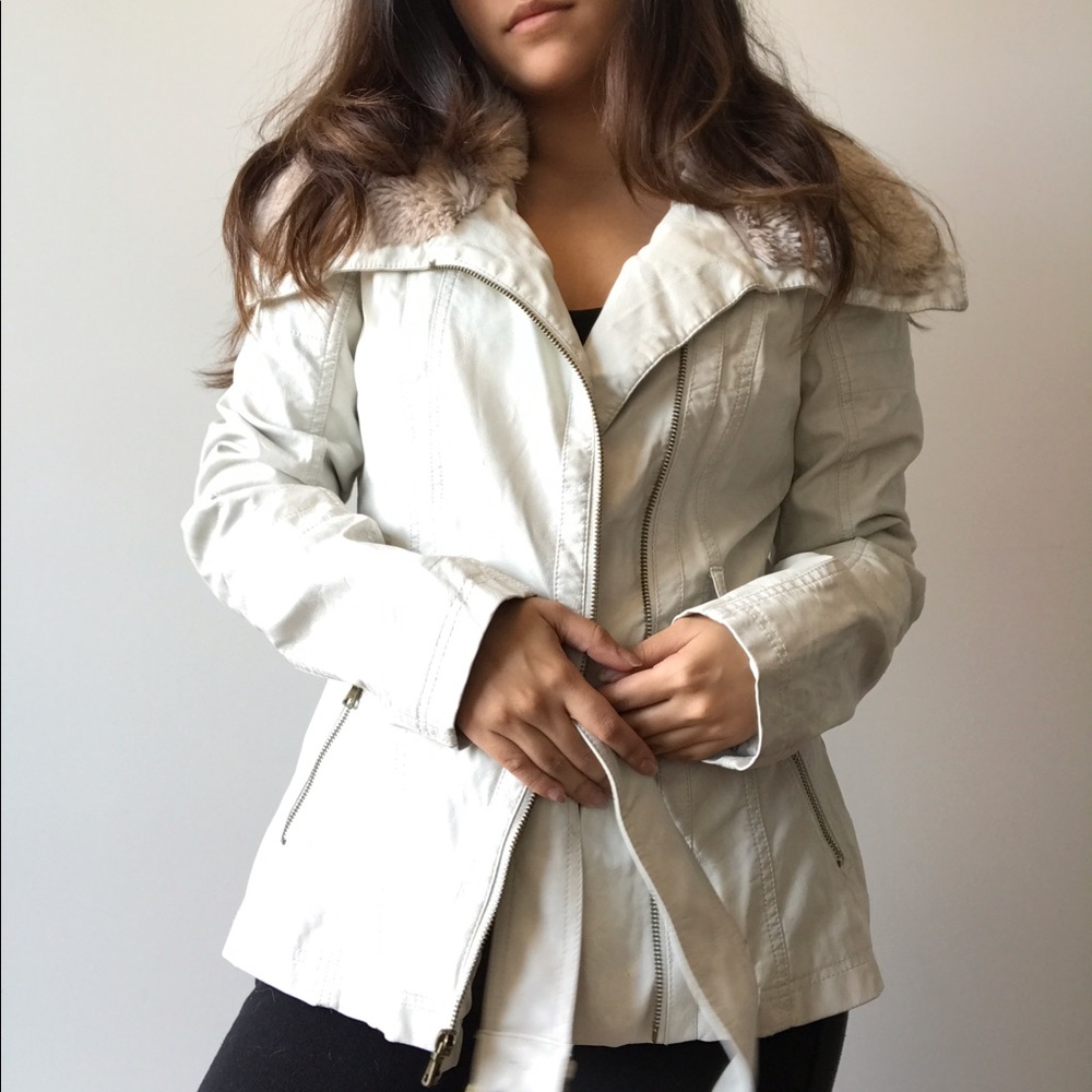 White leather Jessica Simpson jacket with fur