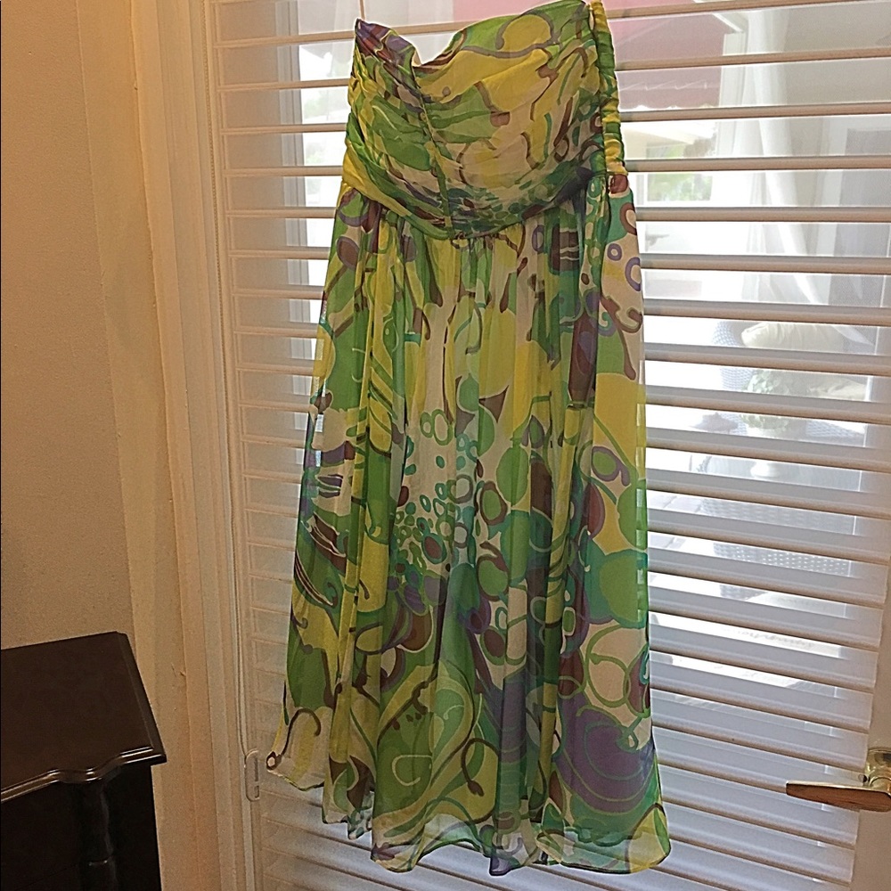 Dress - Picture 2 of 6
