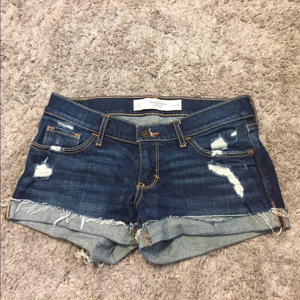 Ambercrombie & Fitch Distressed shorts size 00