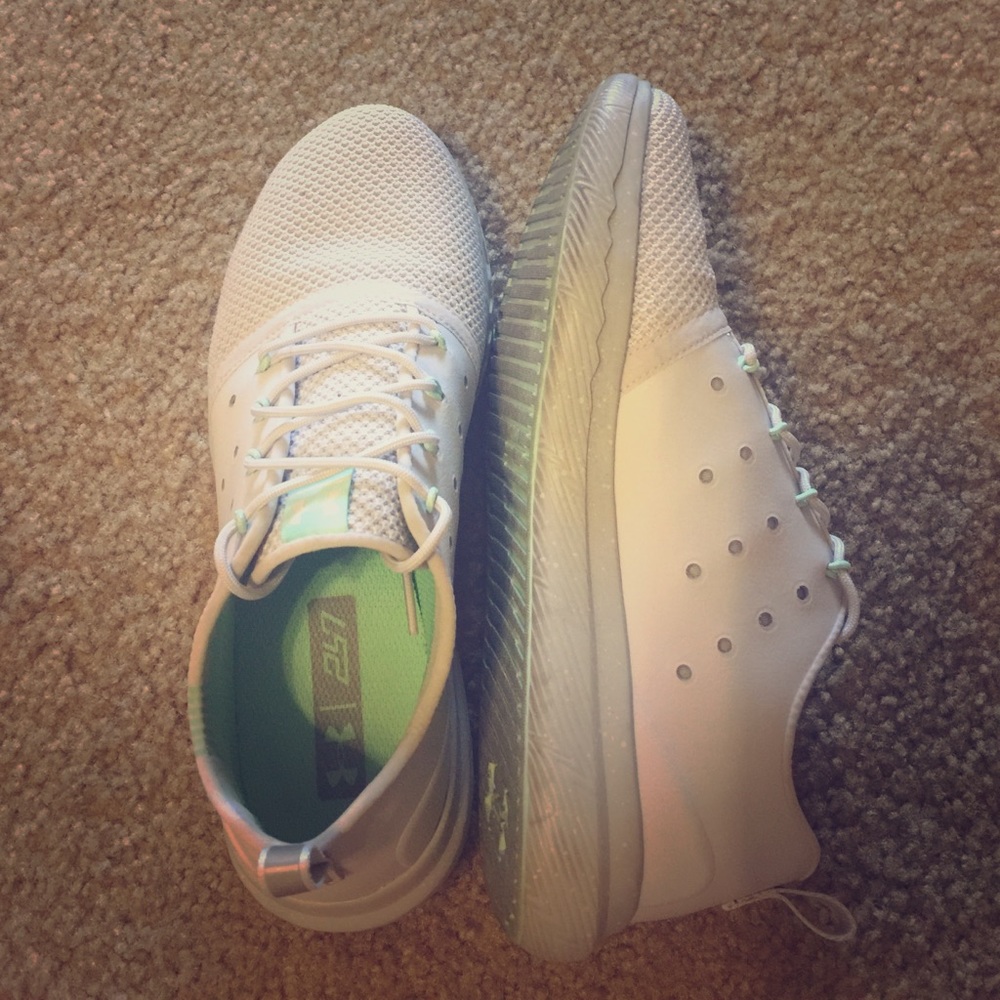 Under Armour Charged Low