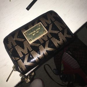 Michael kors wristlet