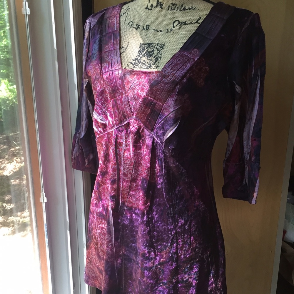 Lightweight velvet top