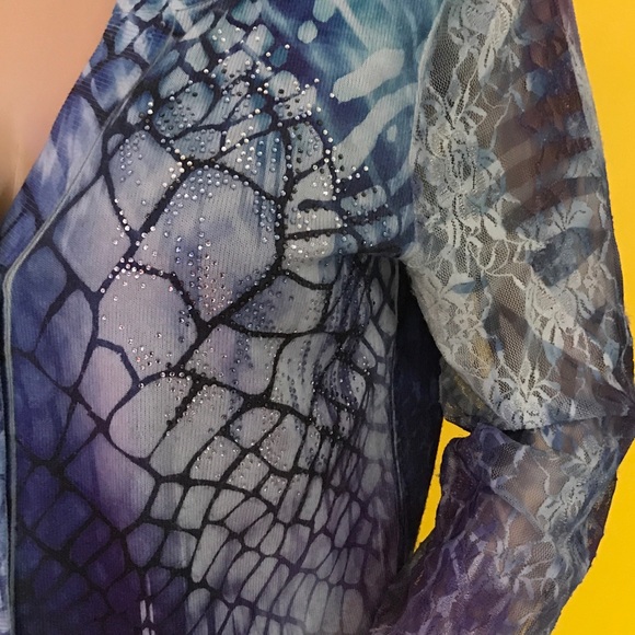 Sweater - Picture 2 of 4