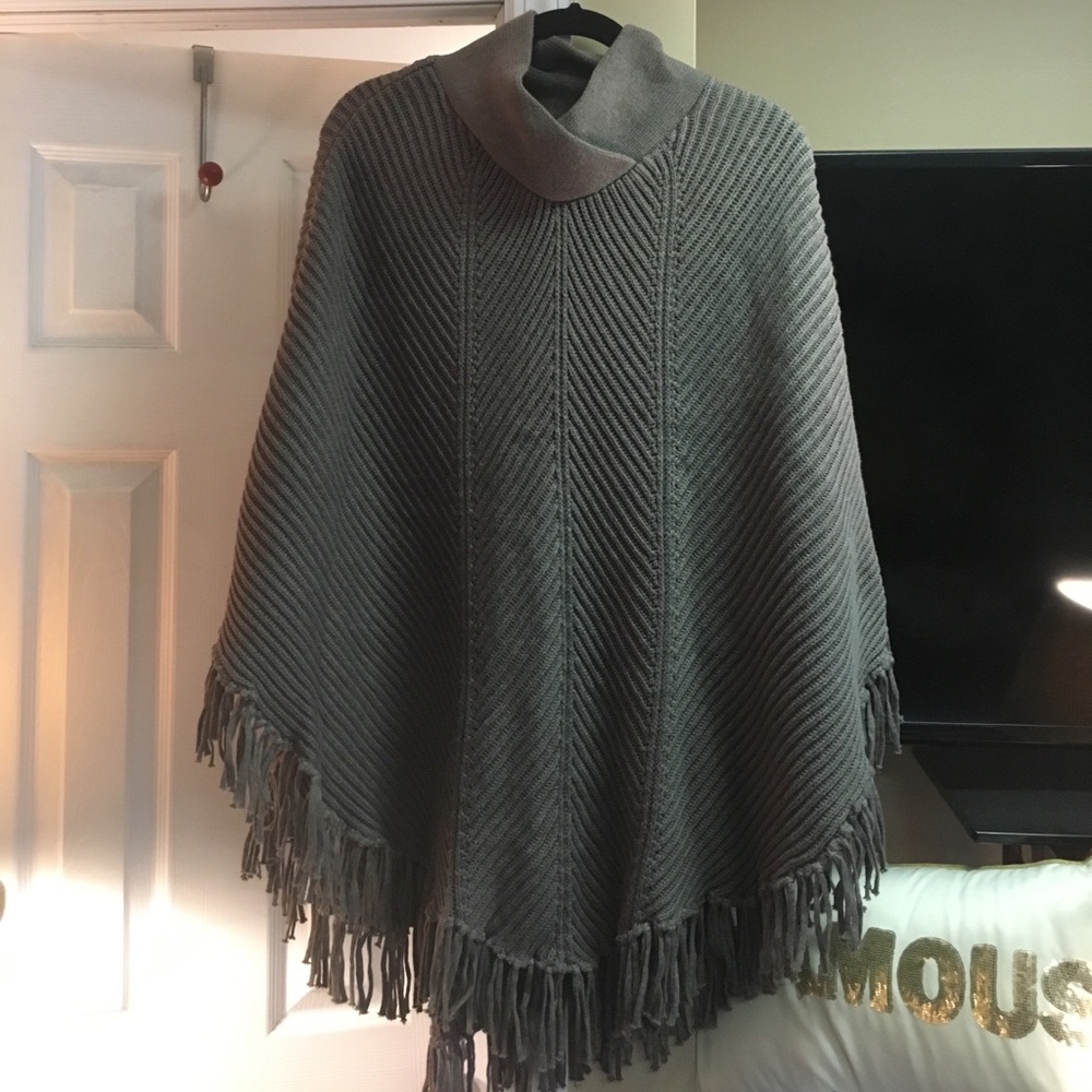 BRAND NWT BANANA REPUBLIC DRESSY PONCHO TAUPE SZ L