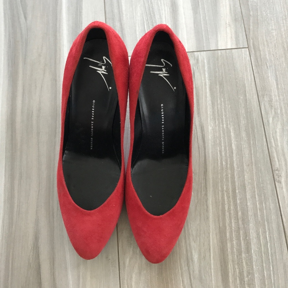 GIUSEPPE ZANOTTI SUEDE ROUND-TOE PUMPS