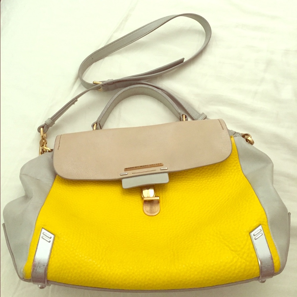 Marc by Marc Jacobs yellow sheltered island
