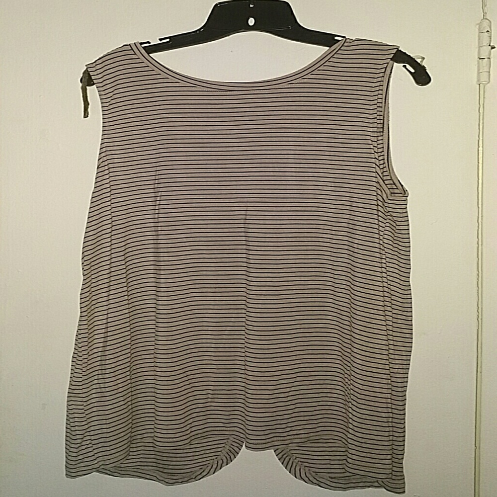 Ladies Sleeveless Top