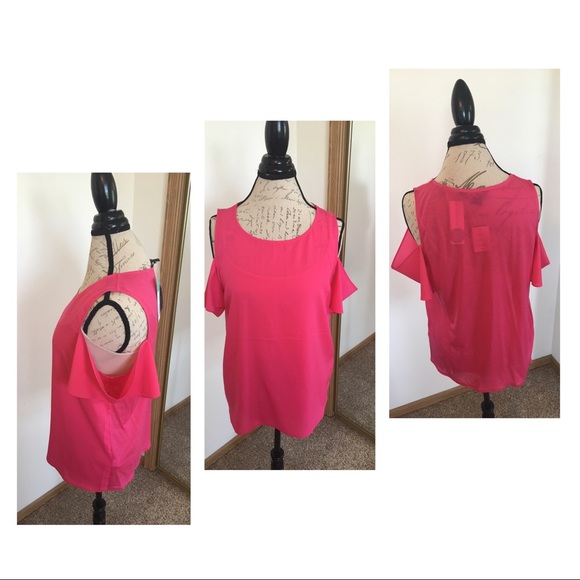 ❌No Longer Available❌New Cold Shoulder Top - Picture 1 of 5