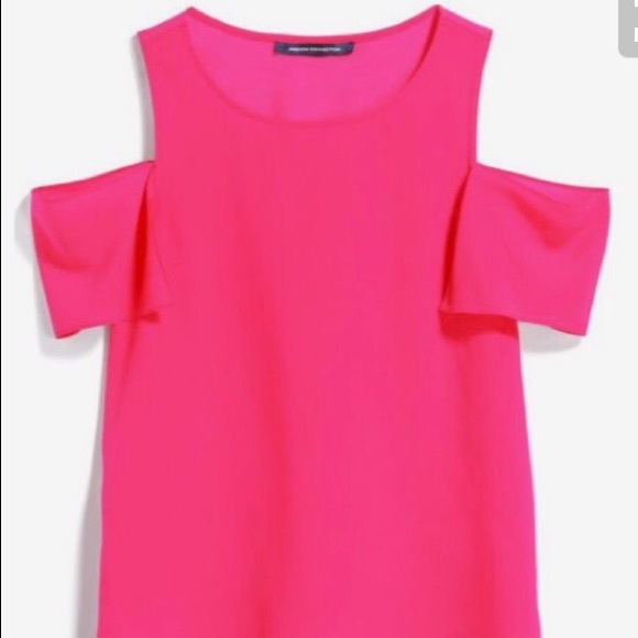 ❌No Longer Available❌New Cold Shoulder Top - Picture 2 of 5