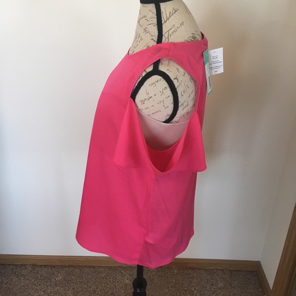 ❌No Longer Available❌New Cold Shoulder Top - Picture 4 of 5