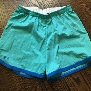 Under armour youth large shorts