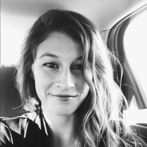 Meet your Posher, Emilee