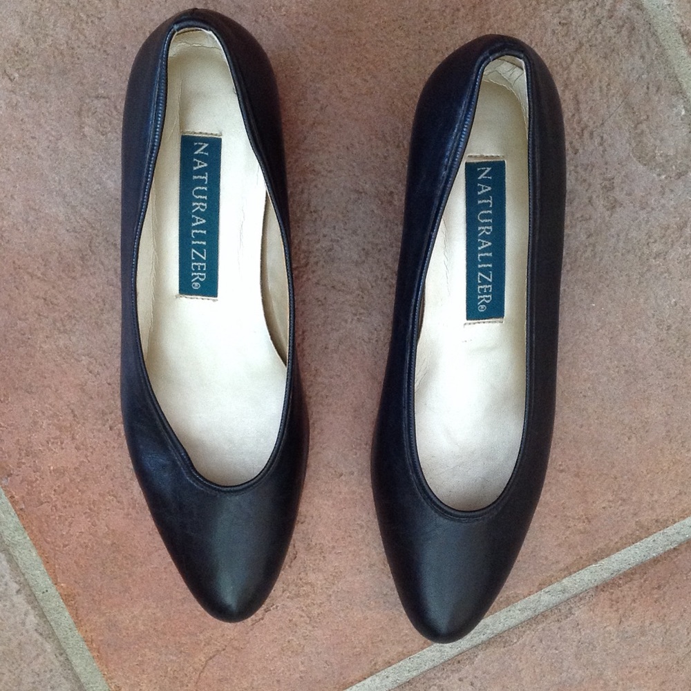 Womens New Naturalizer 61/2 black shoes