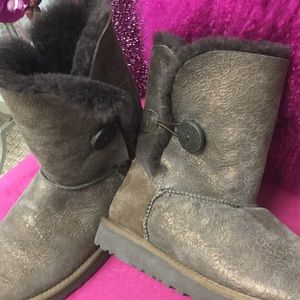 Bronze Metallic UGG Logo Embossed UGGs,7