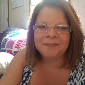 Meet your Posher, Lorraine