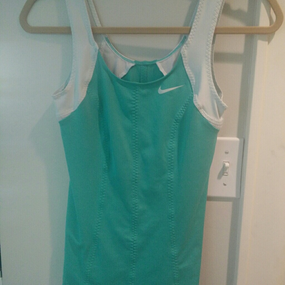 Nike dry fit top