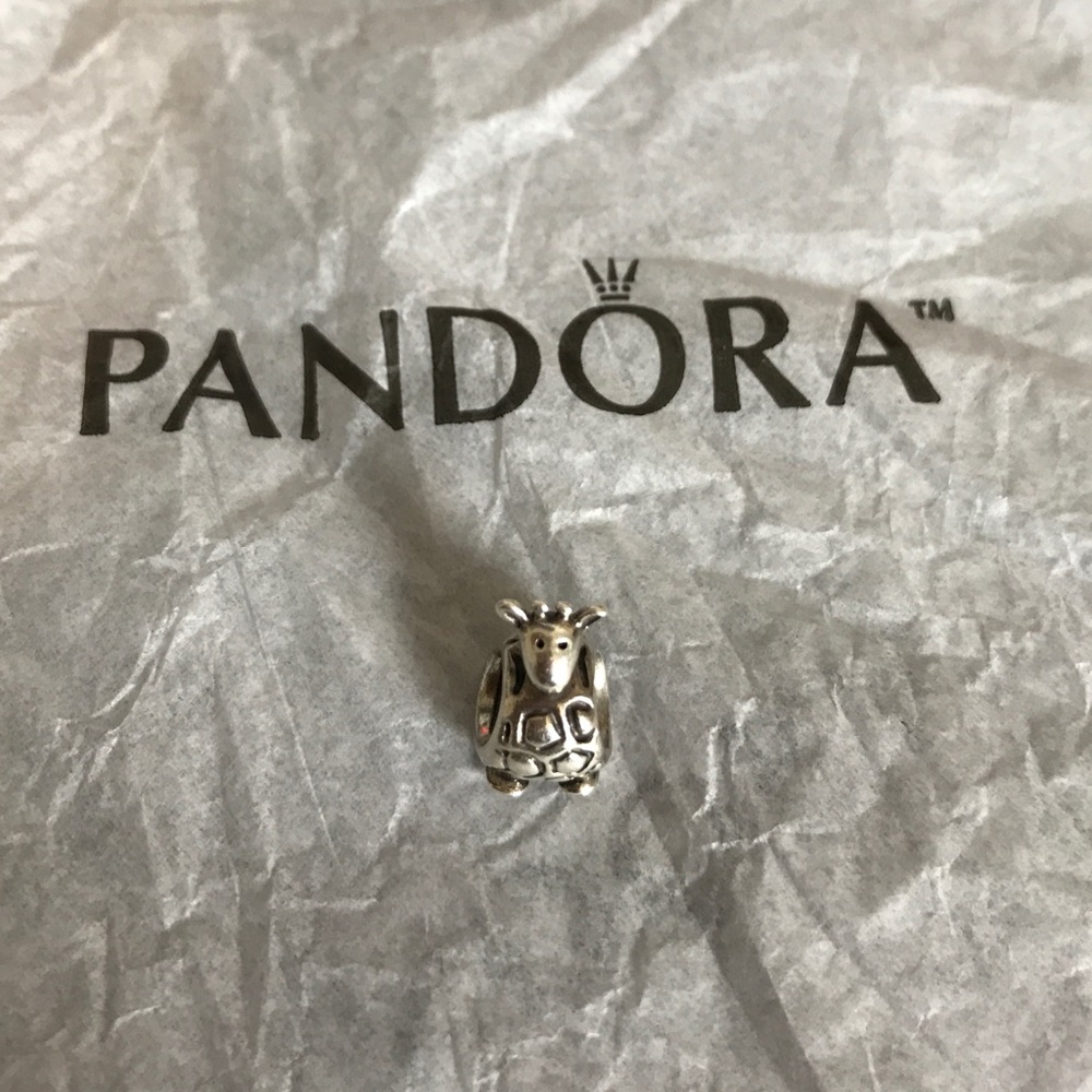 Giraffe pandora charm