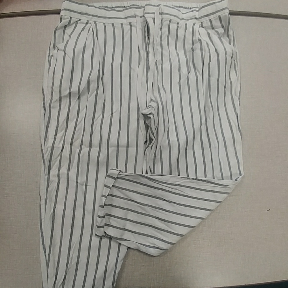 Cropped linen pants