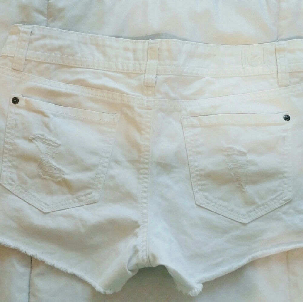 Shorts - Picture 3 of 3
