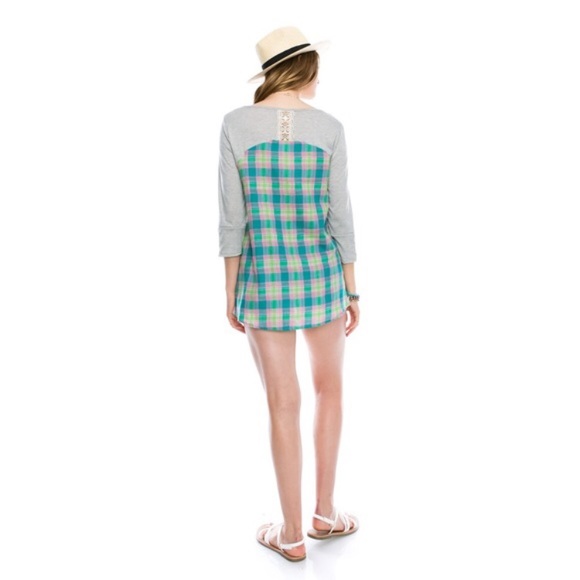 Large Gray/mint plaid top with crochet detail - Picture 3 of 4