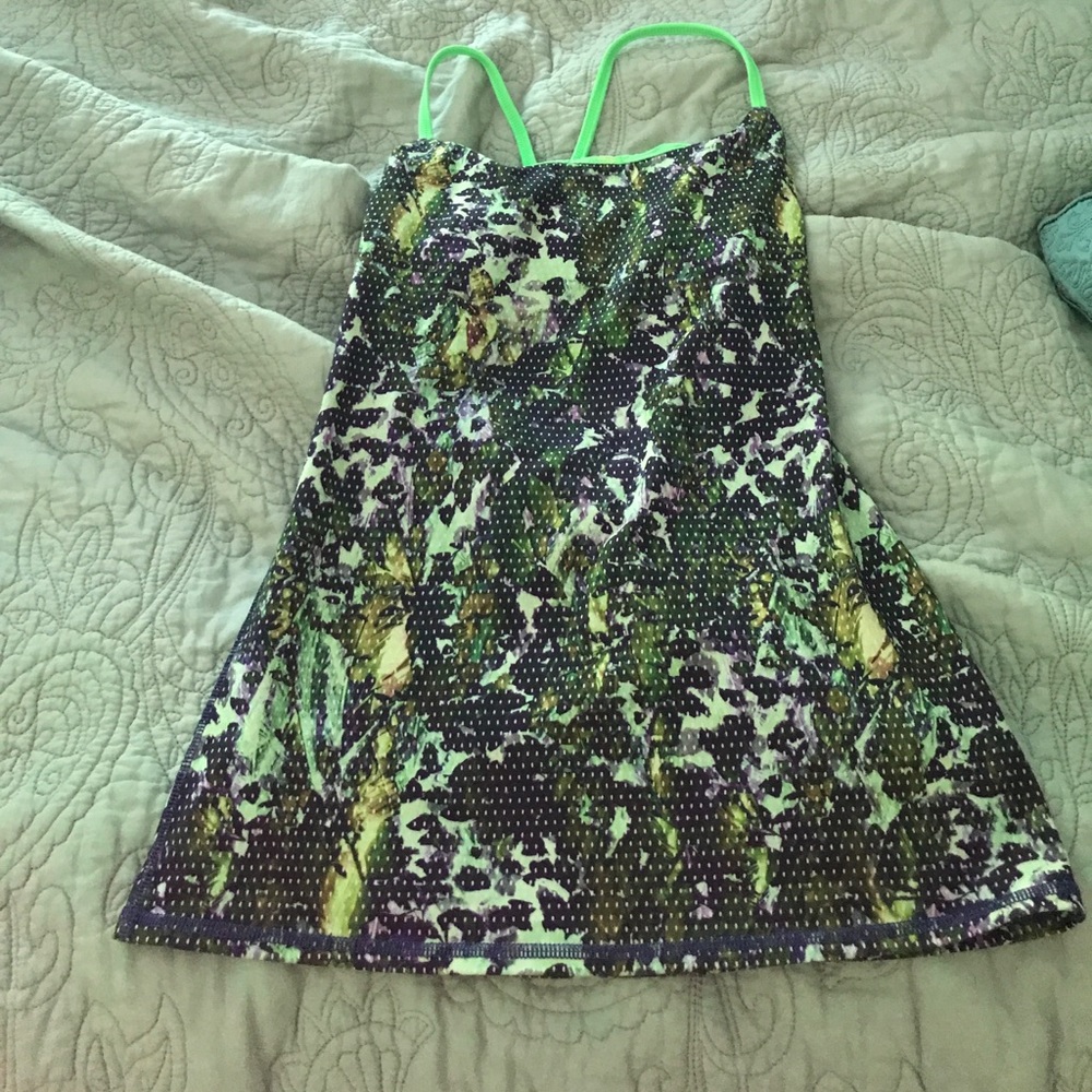 Xs lululemon tank with cross cross back