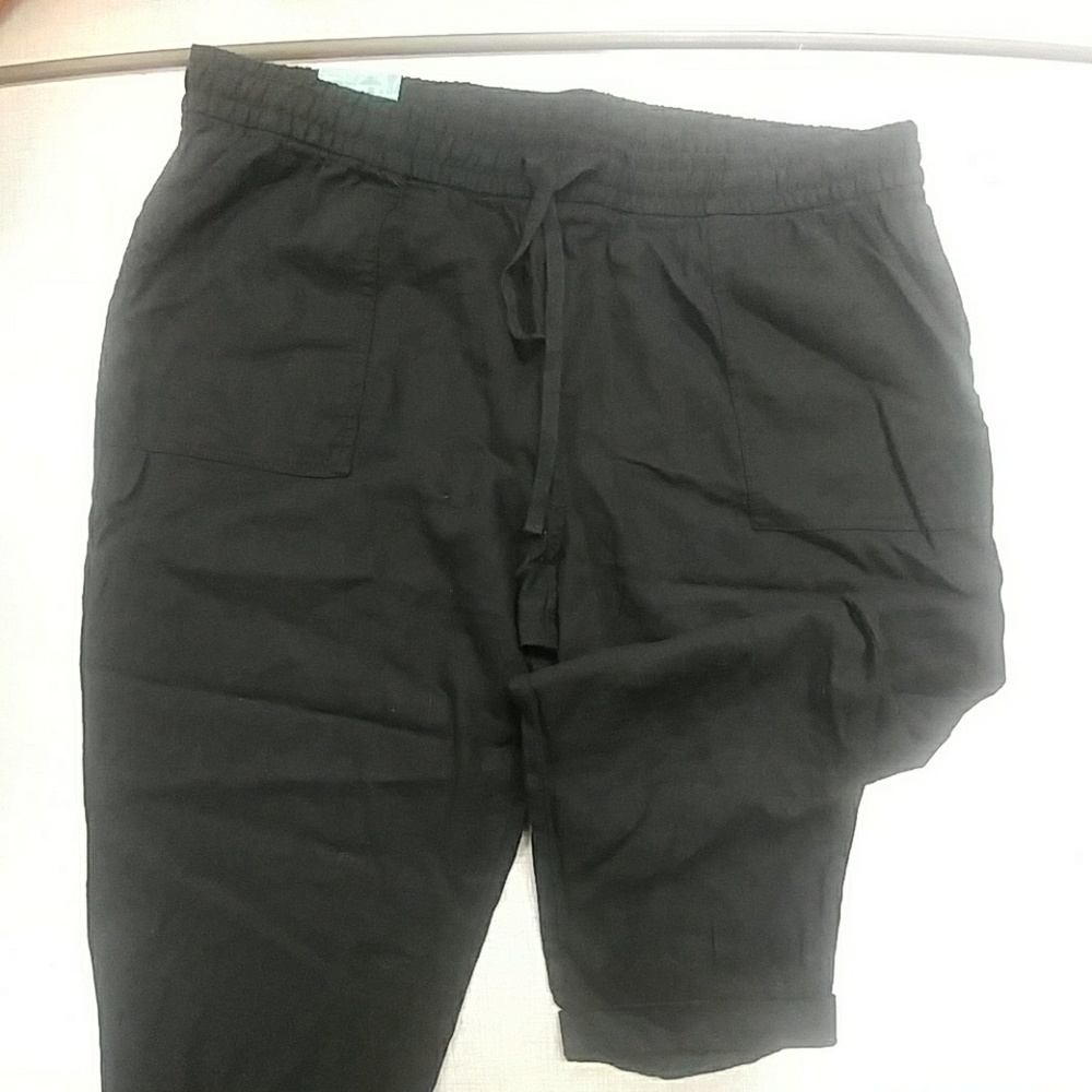 Black linen drawstring cropped pants