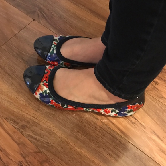 dex flex comfort Shoes - Like New Floral Flats