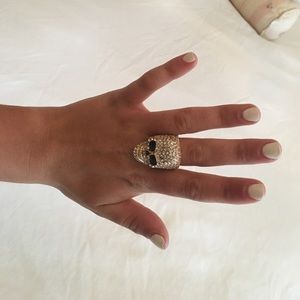 Skull ring