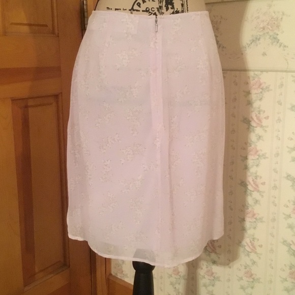 Compagnie Internationale Express Light Lilac Skirt - Picture 3 of 4