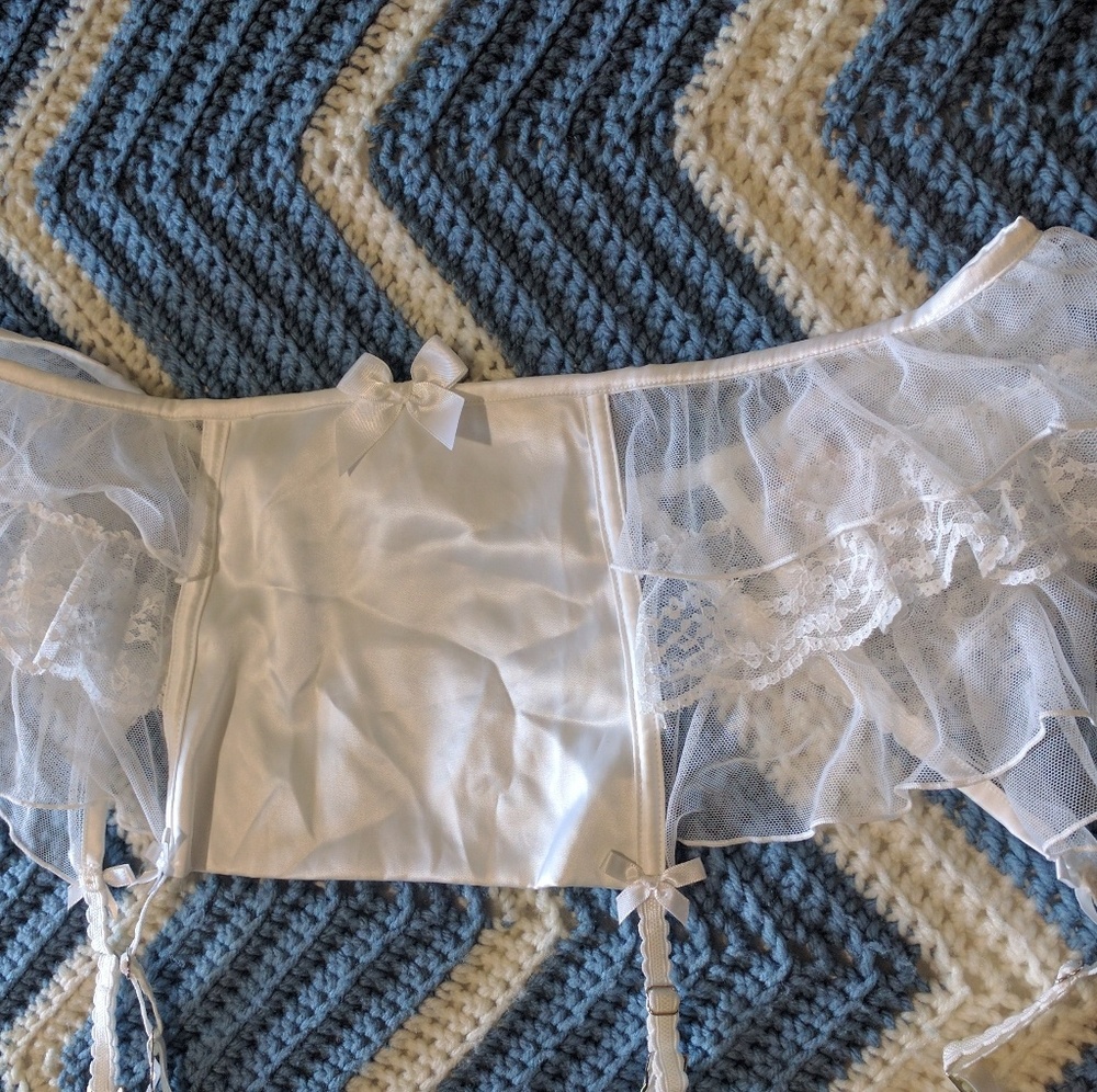 Victoria secrets lace garter