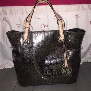 Micheal Kors silver purse